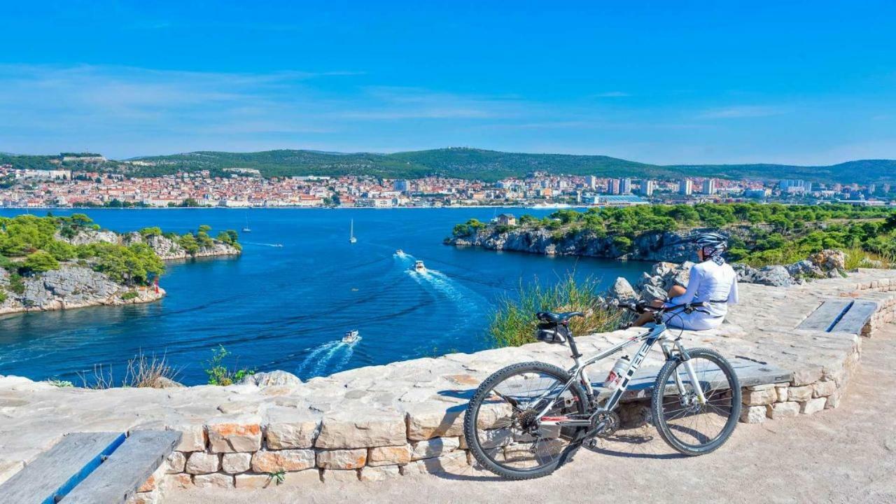 Beach Apartment Ana With Sea View, Balcony, Garden & Bbq, Murter - Dalmatia Bagian luar foto