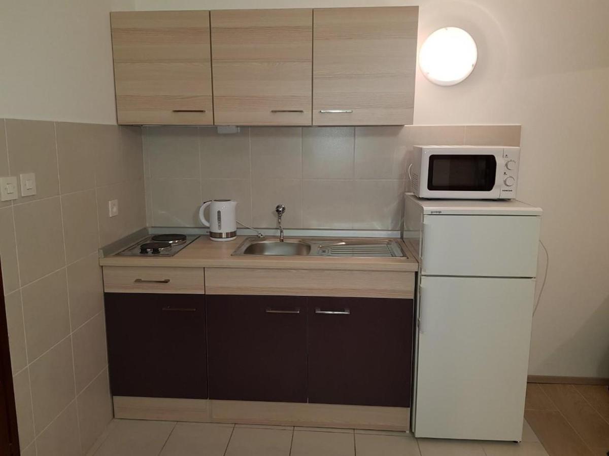 Beach Apartment Ana With Sea View, Balcony, Garden & Bbq, Murter - Dalmatia Bagian luar foto